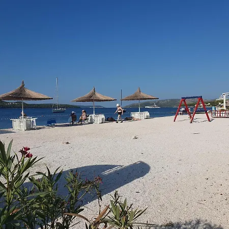 Lana * トロギール