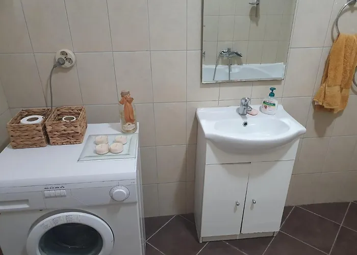 Lana トロギール