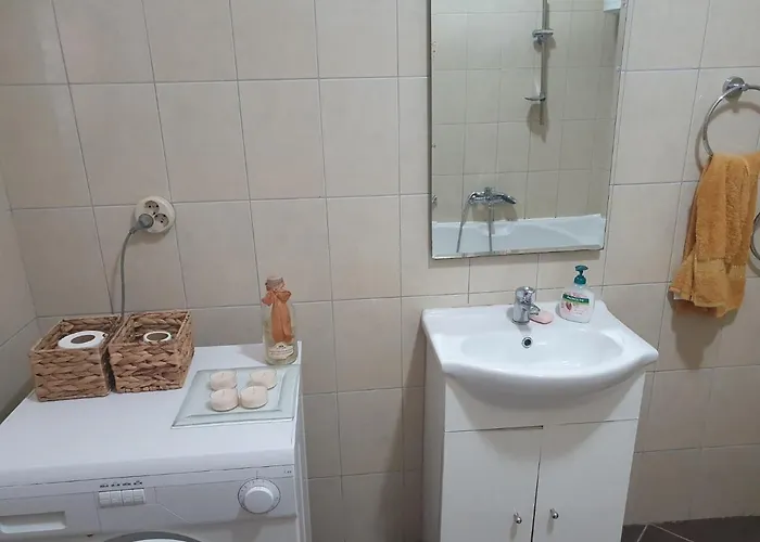 Lana トロギール