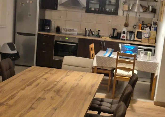 アパート Lana トロギール